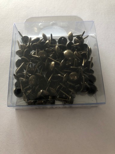 GOMBÍKY NA ČALÚNENIE mosadzné špendlíky 9,5 mm - 100 ks