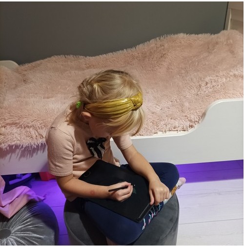 GRAFICKÝ TABLET NA KRESLENIE ZNIKOPIS tabuľa + stylus pre deti KRUZZEL