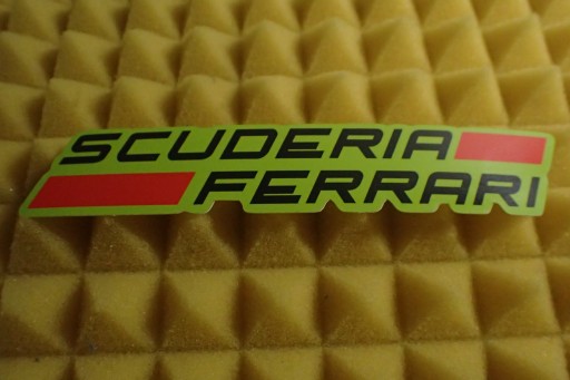 NÁLEPKA SCUDERIA FERRARI F1 FORMULA 1 13,7 x 2,5 cm