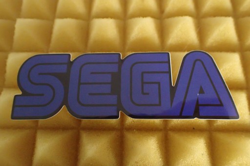 SEGA NÁLEPKA NÁLEPKA 9,5 x 3,1 cm