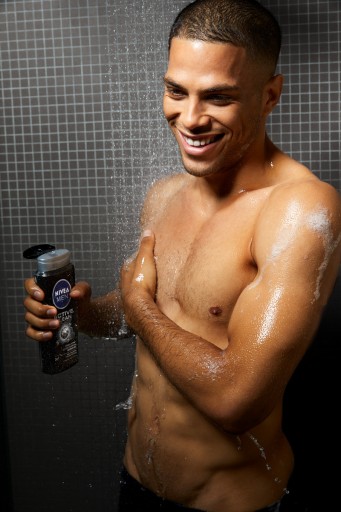 NIVEA ACTIVE CLEAN Pánsky sprchový gél 3v1 s aktívnym uhlím 250ml