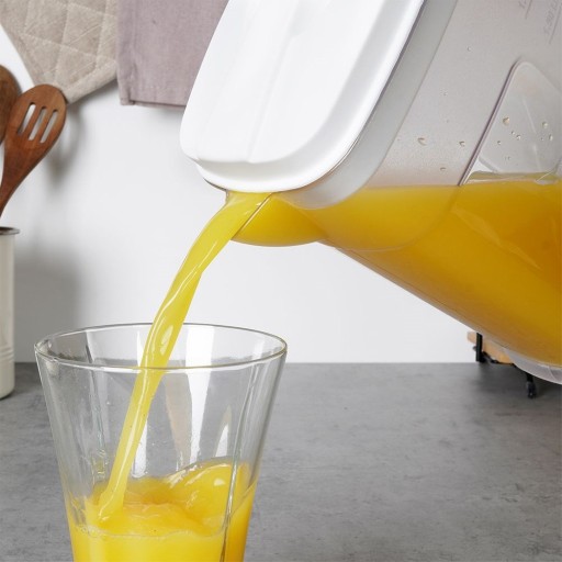 PLASTOVÁ kanvica na nápoje s vekom chladničky, úzka, 2,25L
