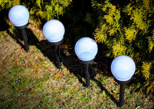 SLNEČNÁ ZÁHRADNÁ LAMPA, BIELA LED NAČERPÁVANÁ, 10CM