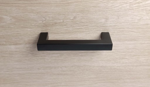 Štvorcová čierna nábytková úchytka Nábytkové úchytky XETRIS nábytková úchytka 128mm