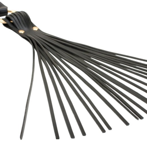 Kožený bič na trest a bičovanie BDSM remienky čierne SEX GADGET