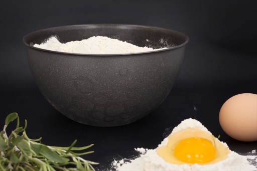 Plastová kuchynská misa s pokrievkou, hnedá, bio, 29 cm, na šalát, hranolky, 6l