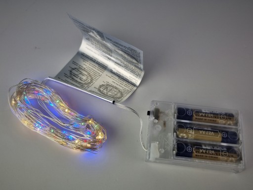 VIANOČNÝ STROMČEK DRÔTOVÉ SVETLÁ 100LED VNÚTORNÉ BATÉRIE VIANOČNÉ SVETLÁ
