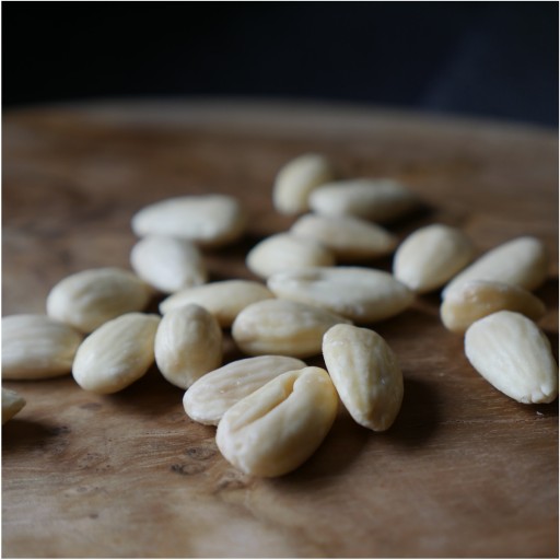 MANDLE CELÉ BLANČENÉ 250g HiFOOD PREMIUM