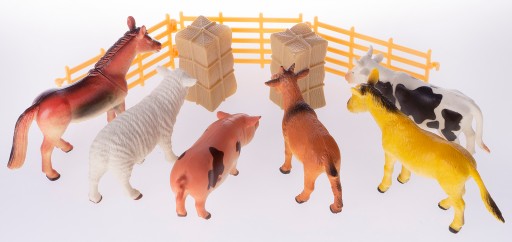 FARMÁRSKE ZVIERATÁ FARMA OVCE KRAVA KONE KOZ OSL OŠÍPANÉ 1Z