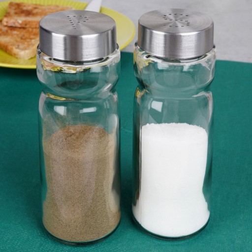 SOĽNIČKA A PAPRIKA, veľká soľnička, sklenená korenička, korenie