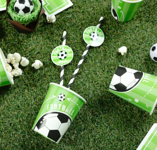 Papierové slamky na futbal 19,5 cm 6 ks