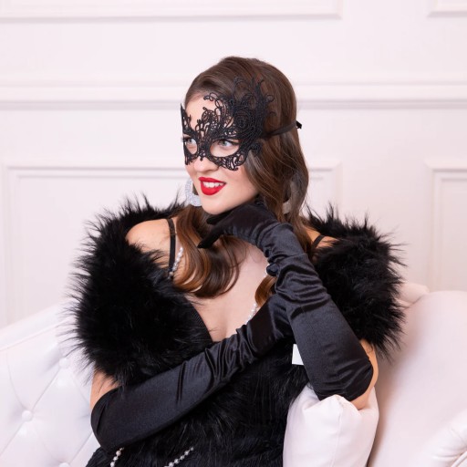 Benátska maska Čipkovaná dáma čierna KARNEVALOVÝ PLES SILVESTROVSKÝ HALLOWEEN