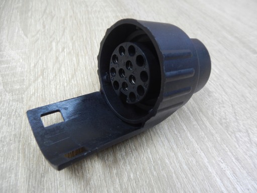 Zásuvka adaptéra redukcie Zásuvka prívesu 7/13 PIN