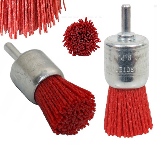 NYLONOVÁ ČISTIACA KEFA NA 30mm VŔTAČKU