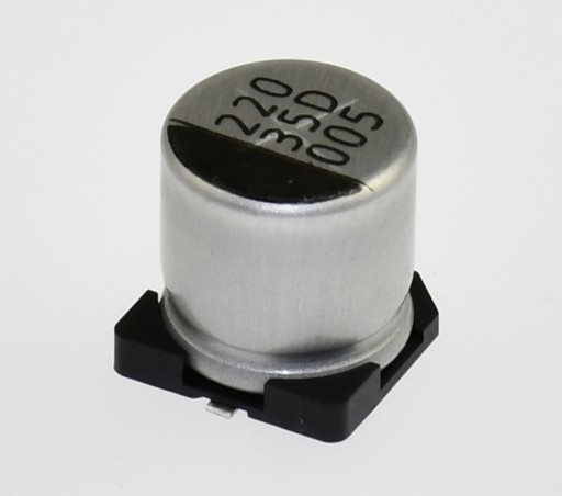 EDH227M035A9PPA KEMET Elektrolytický kondenzátor 220uF 35V SMD 10ks
