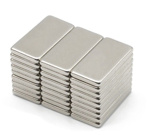 M4 SILNÉ NEODYMIOVÉ MAGNETY 10 ks 10x5x2 mm