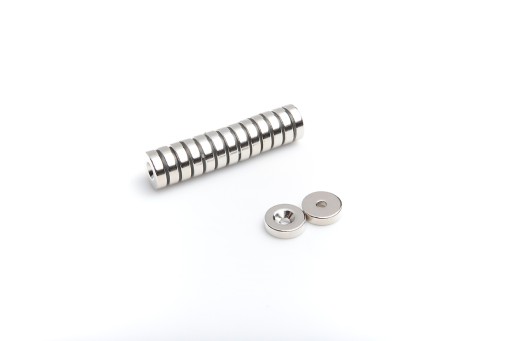 Magnet na hruď. MP 15x(7x3,5)x4 N38 pre skrutk