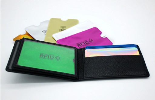 OCHRANA KREDITNÝCH KARTY BLOKOVANIA RFID SIGNÁLU
