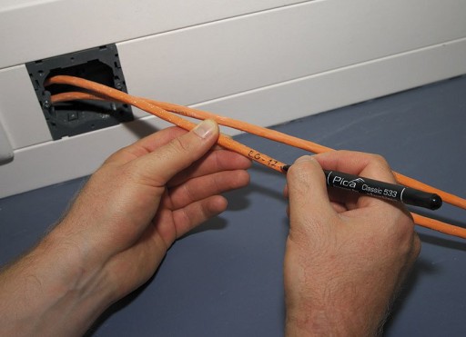 Permanentný popisovač 0,7 mm Presný 533/46 Pica