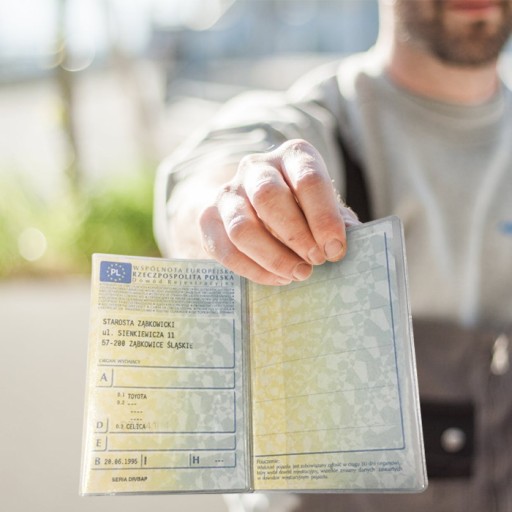 TRANSPARENTNÝ KRYT POUZDRA NA REGISTRAČNÚ KARTU
