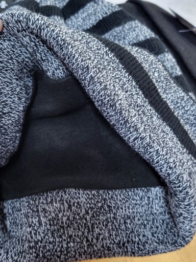 IZOLOVANÁ FLEECE podšitá zimná čiapka, pruhovaná, univerzálna veľkosť URG-503