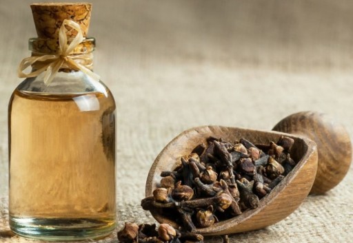 EUKALYPTOVÝ OLEJ NA NÁPLNKU, SINUSY A INHALÁCIE BOLESTI HLAVY 6ml