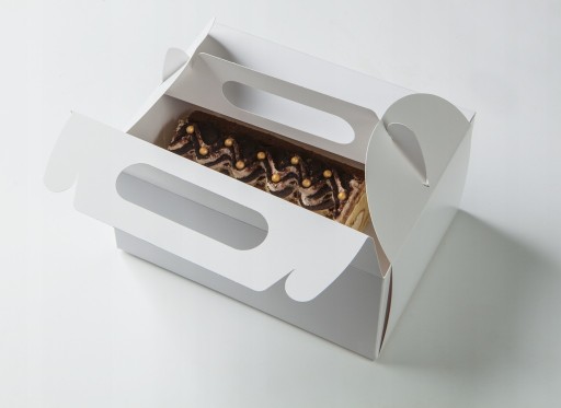 KRABIČKA NA TORTY BIELE POTLAČ PRVÝ SPOJOVÝ VENIEC 19x14x9cm ČERVENÝ PLAST