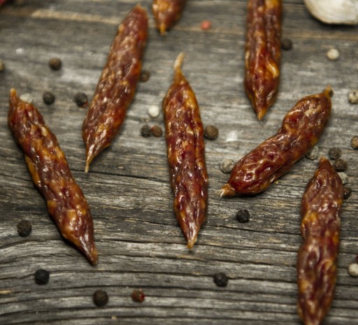 Sušené bravčové párky JERKY BRAVČOVÉ na PIVO VÍNO - pre fajnšmekrov LITVA