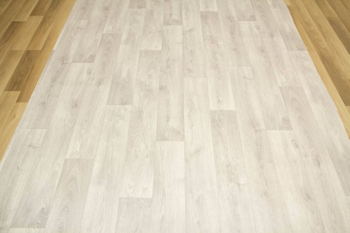 šírka 2,5 m SVETÝ KOBEREC PVC AKO SIVÉ PANELY