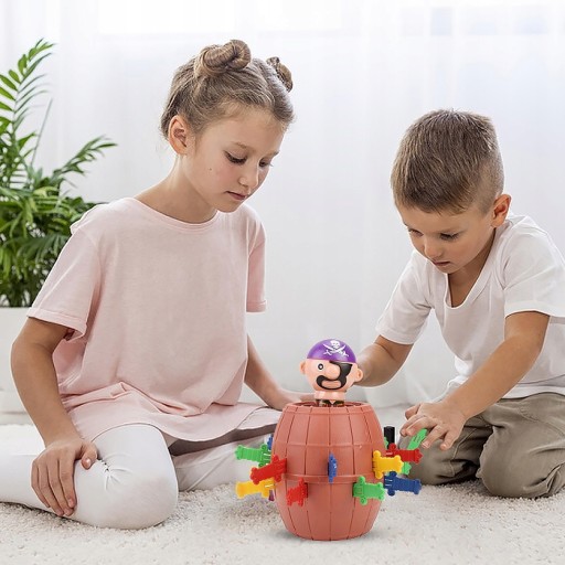 PIRÁTSKA ZRUČNOSTNÁ HRA BLÁZNIVÁ V PIRÁTSKOM SUDKU