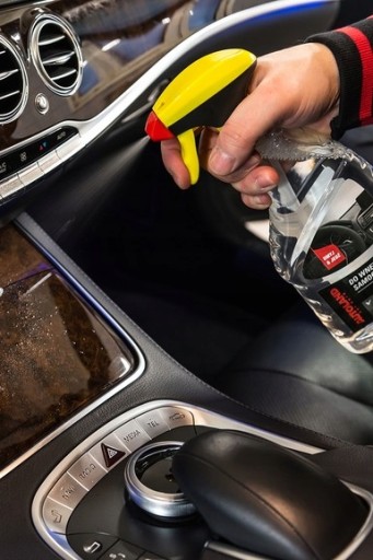 PREMIUM AUTOLAND TEKUTINA NA ČISTENIE INTERIÉRU SUPER KVALITA 670 ml