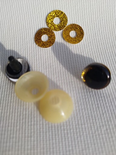 Očká na hračky maskota 25 mm pre makramé Golden Pair so svorkou