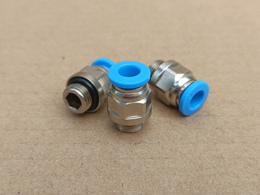 Priamy zásuvný pneumatický konektor fi 6mm závit 1/8