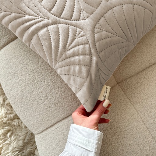Dekoračná obliečka na zamatový vankúšik 45x45 zamat Feel beige