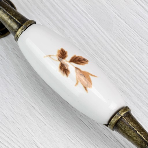 RETRO PORCELÁNOVÁ ÚCHYTKA NA NÁBYTOK S DEKOR ÚCHYTKA KUCHYNSKEJ SKRINÍK 96MM