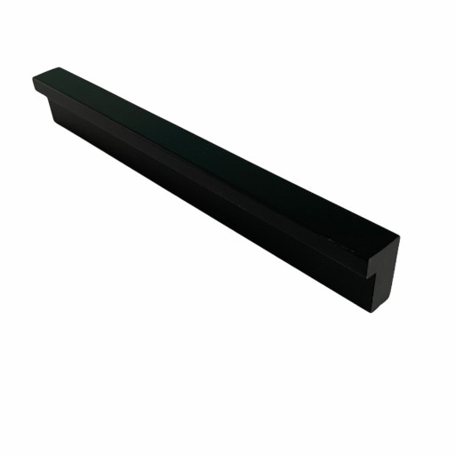 KĽÚČKA NA NÁBYTOK SEDEM OKENNÝCH 128 MM ČIERNA