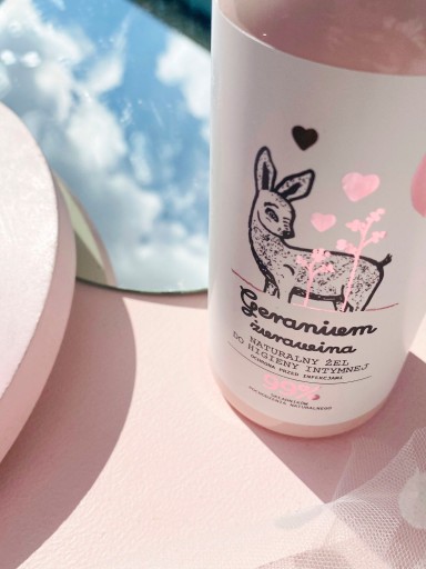 YOPE Gél na intímnu hygienu Geranium a Cranberry