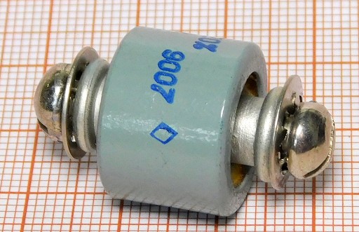 Keramický kondenzátor 2,2pF 6kV 5kWar K15U-1 P100
