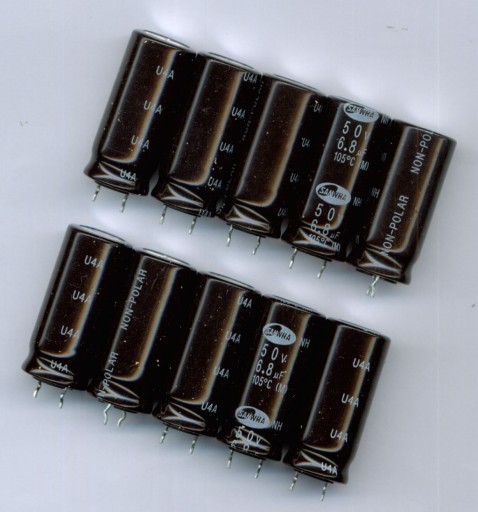 6,8 µF 50 V 6,8 µF 50 V BIPOLÁRNY (10 KS) ELEKTROLYTICKÝ KONDENZÁTOR