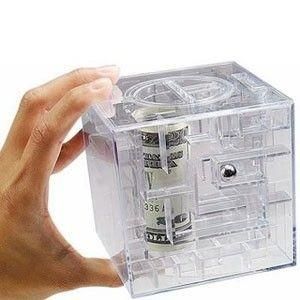 ORIGINÁLNA KRABIČKA NA PRASIATKO LABYRINT, TRANSPARENTNÁ, 10 CM