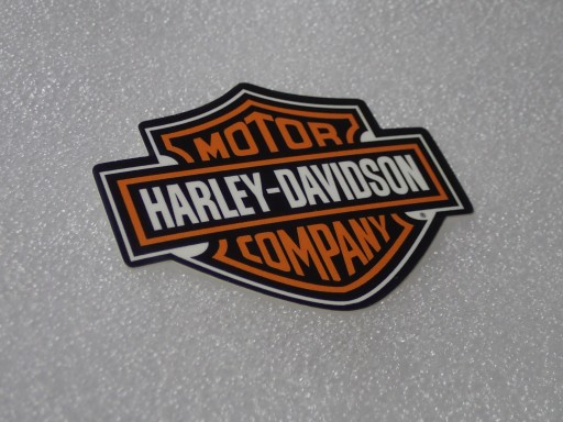 NÁLEPKA S LOGOM SPOLOČNOSTI HARLEY DAVIDSON 6,9 x 5,4 cm