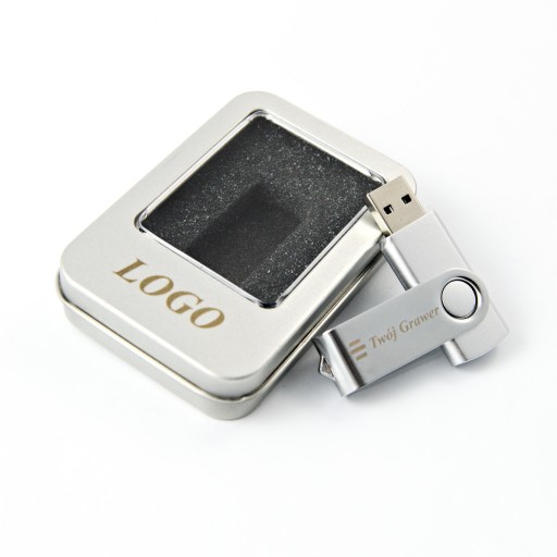 4 GB pendrive + krabica s gravírovaním do konca roka