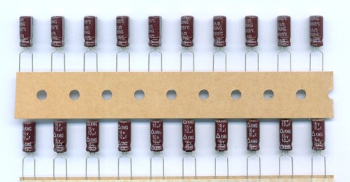 10uF 16V 10 µF 16V (20KS) ELEKTROLYTICKÝ KONDENZÁTOR