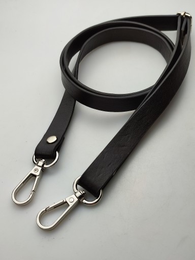 Popruh na kabelku 15 mm čierny so striebornými karabínkami 65 - 119 cm