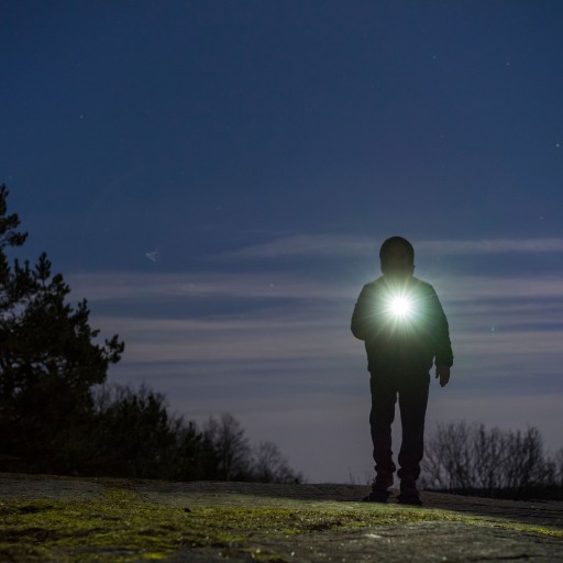 VOJENSKÁ DOBÍJATEĽNÁ BATERKA taktická LED ZOOM silná 1000lm + puzdro