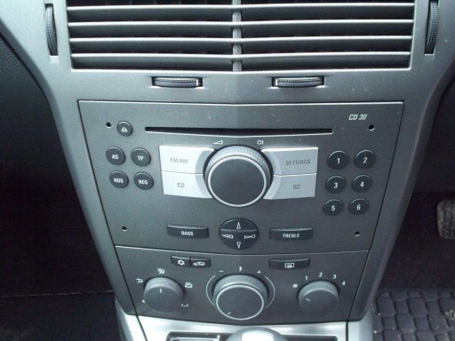 DEMONTÁŽ KĽÚČOV RÁDIO OPEL ASTRA H CORSA D