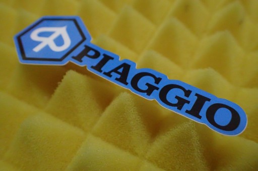 NÁLEPKA PIAGGIO NÁLEPKA 8,2 x 3 cm