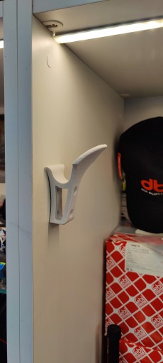 Držiak na motocyklovú prilbu, zaveste si prilbu