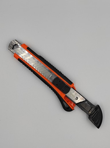 Nôž na tapety, zlomená čepeľ, komplet s 3 x 18 mm nožom SK5