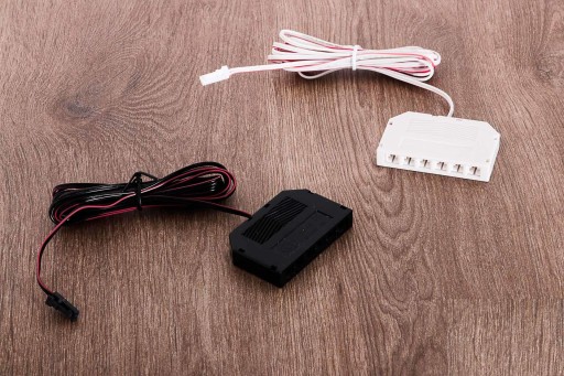 6-BODOVÝ MINI SPLITTER S 2MB ČIERNYM KÁBLOM